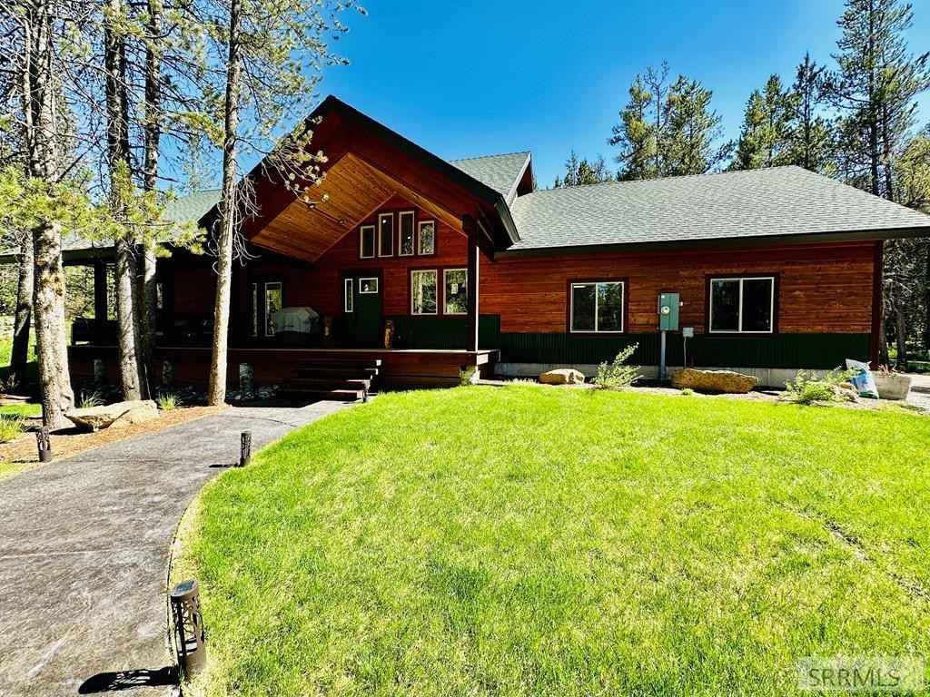 3494 Evergreen Ln  