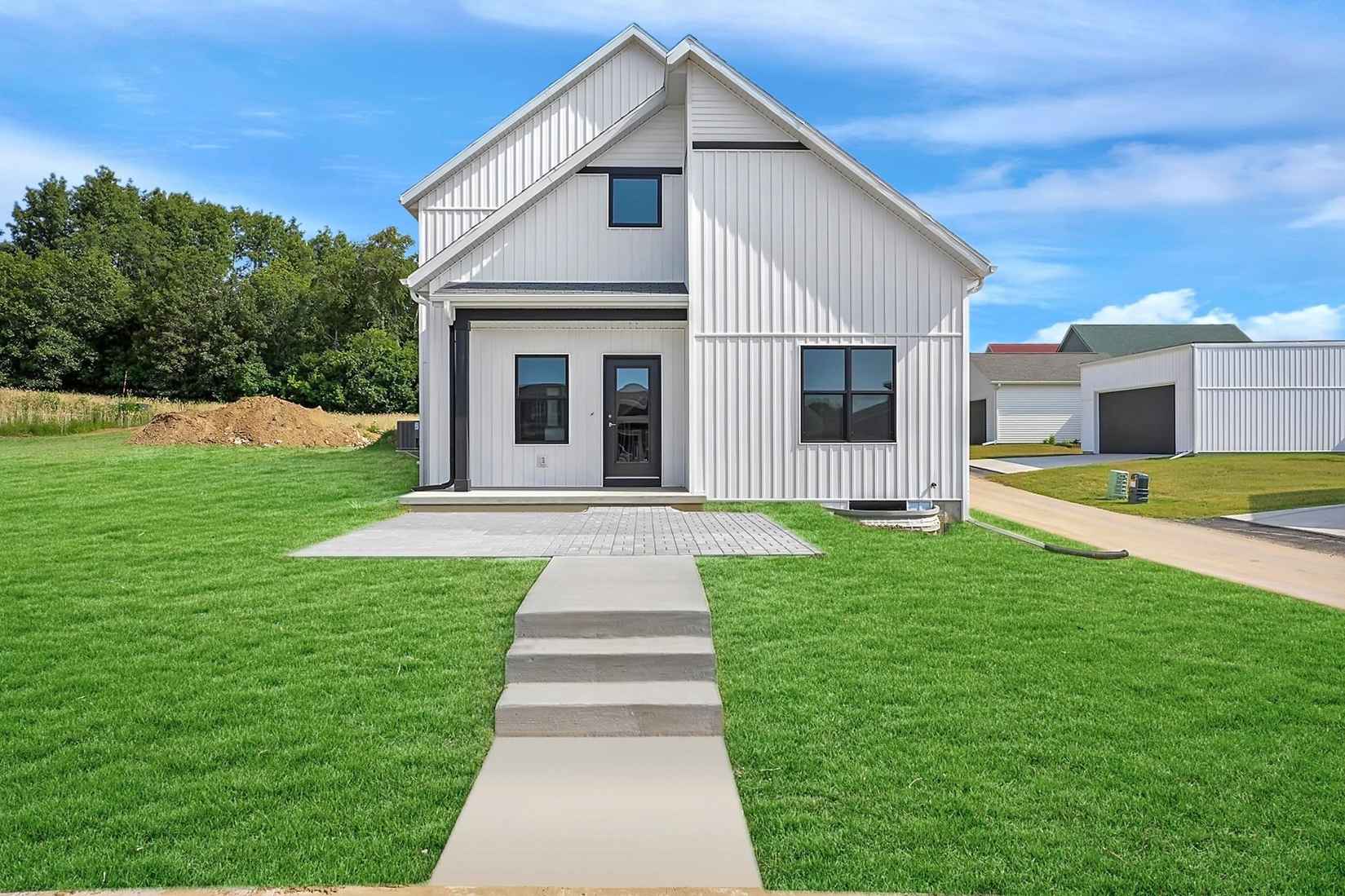 104 Lupine Ave  