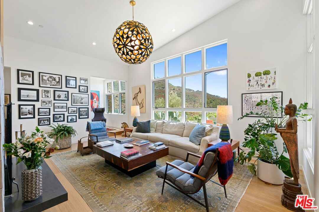 34067 Mulholland Hwy  