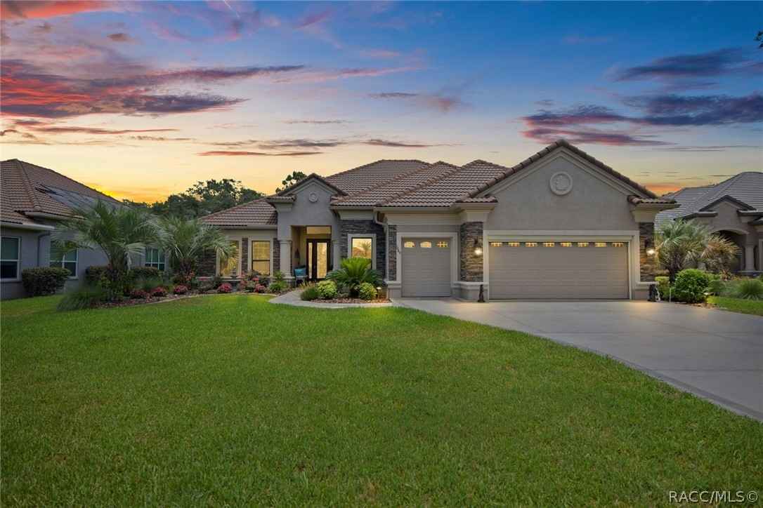 1049 W Retriever Ct  