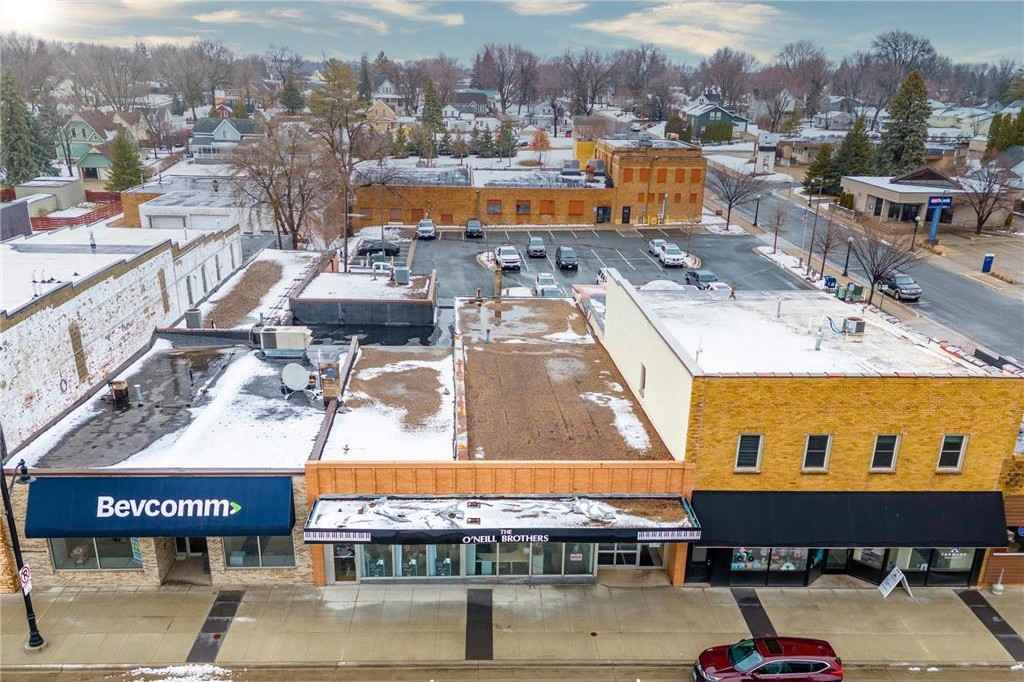 111 Main St W  