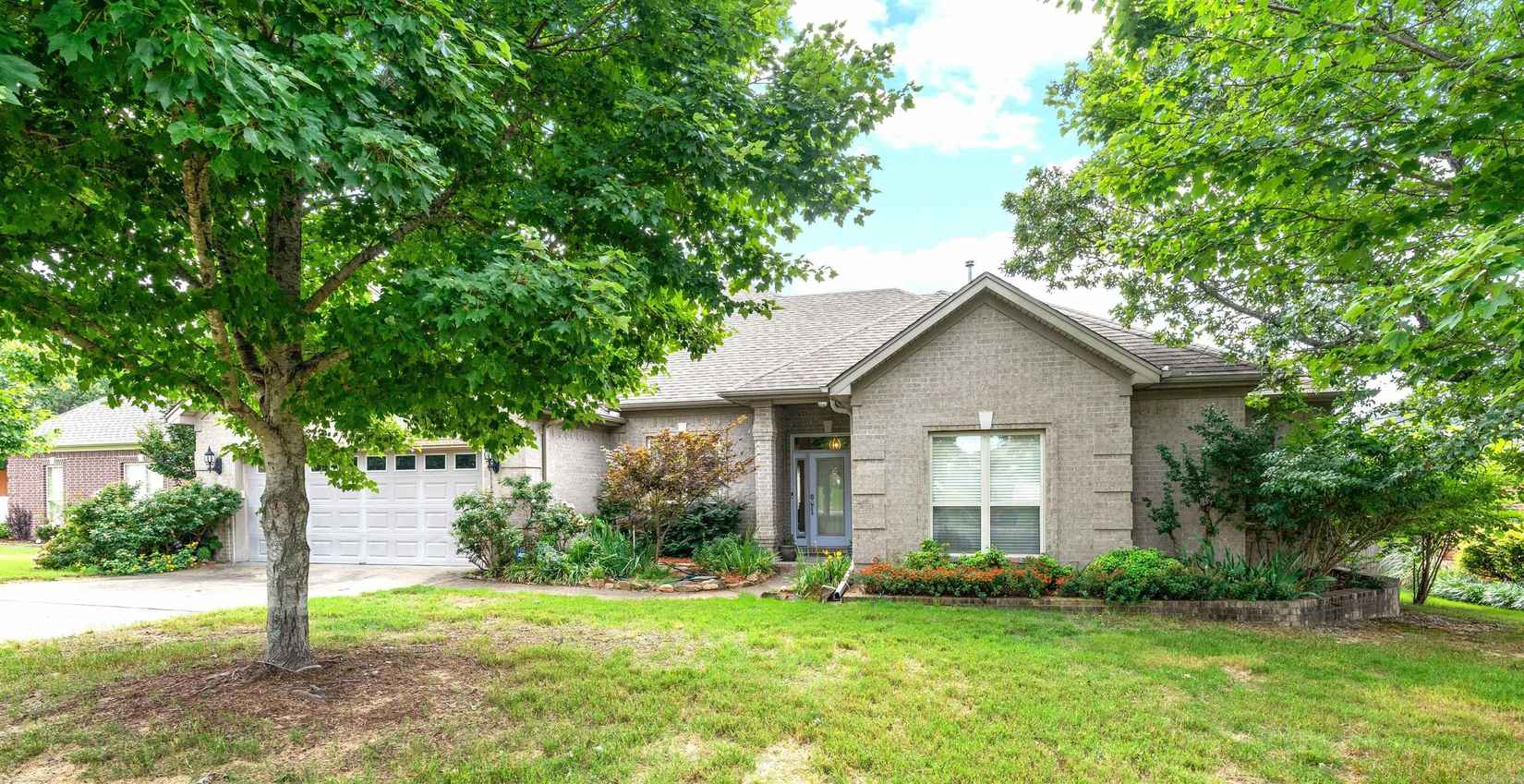 9256 Wooded Acres Cir  