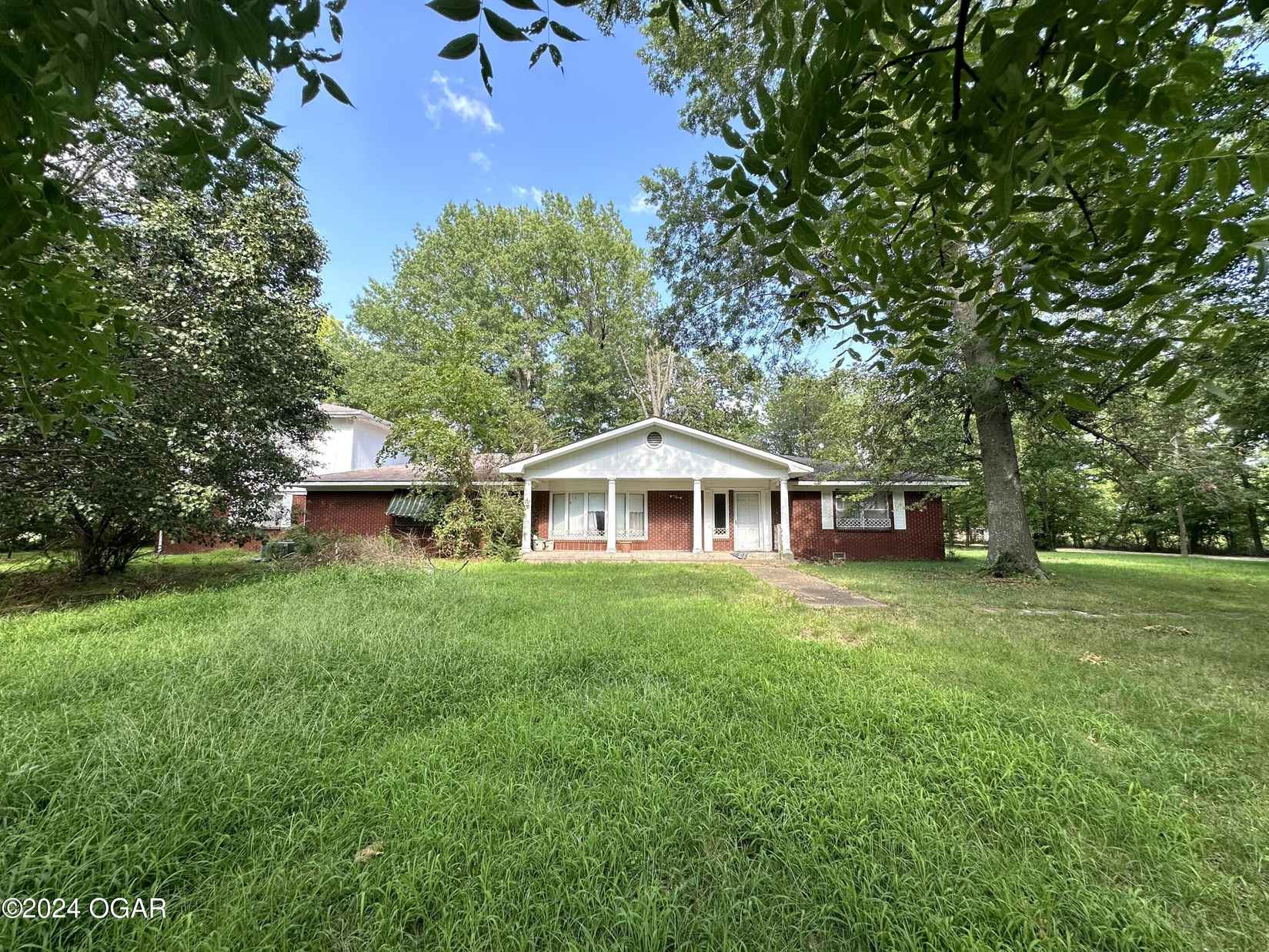 3905 S Range Line Rd  