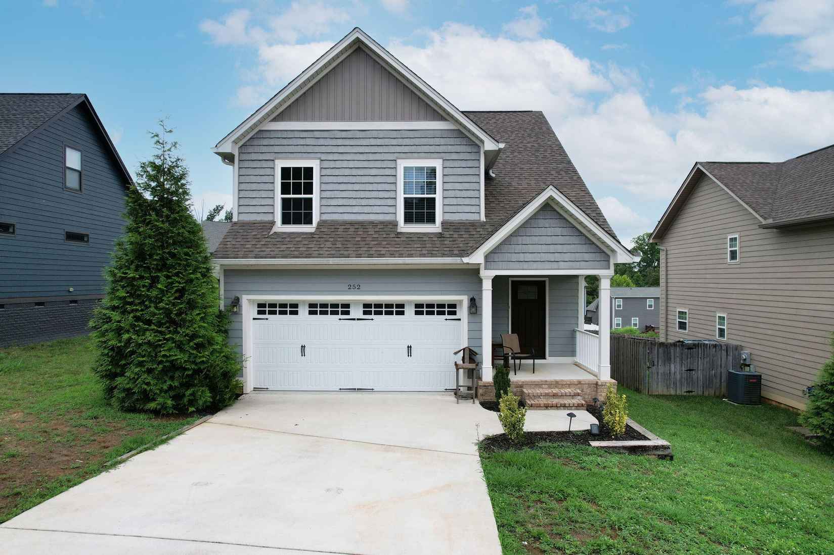 252 SW Courtland Crst Dr  