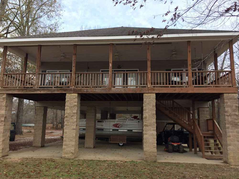 2084 Two Rivers Rd  