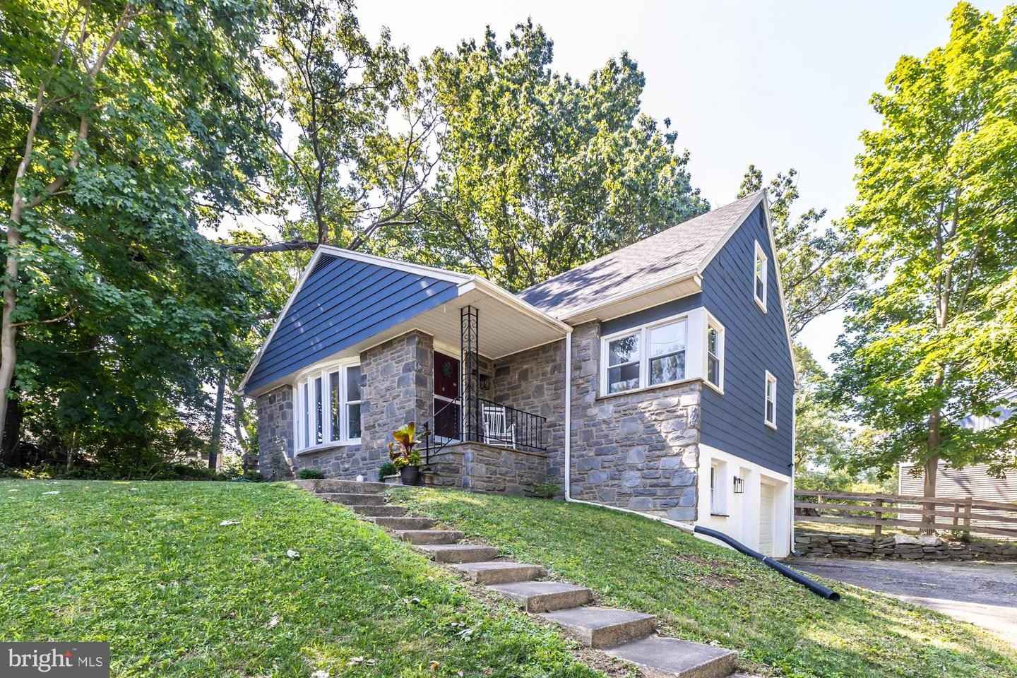 302 Woodland Ave  