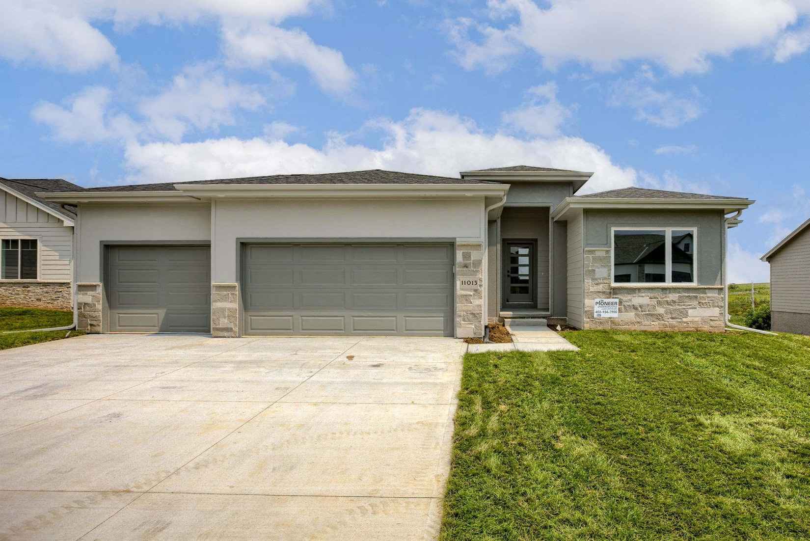 11015 N 169 St  