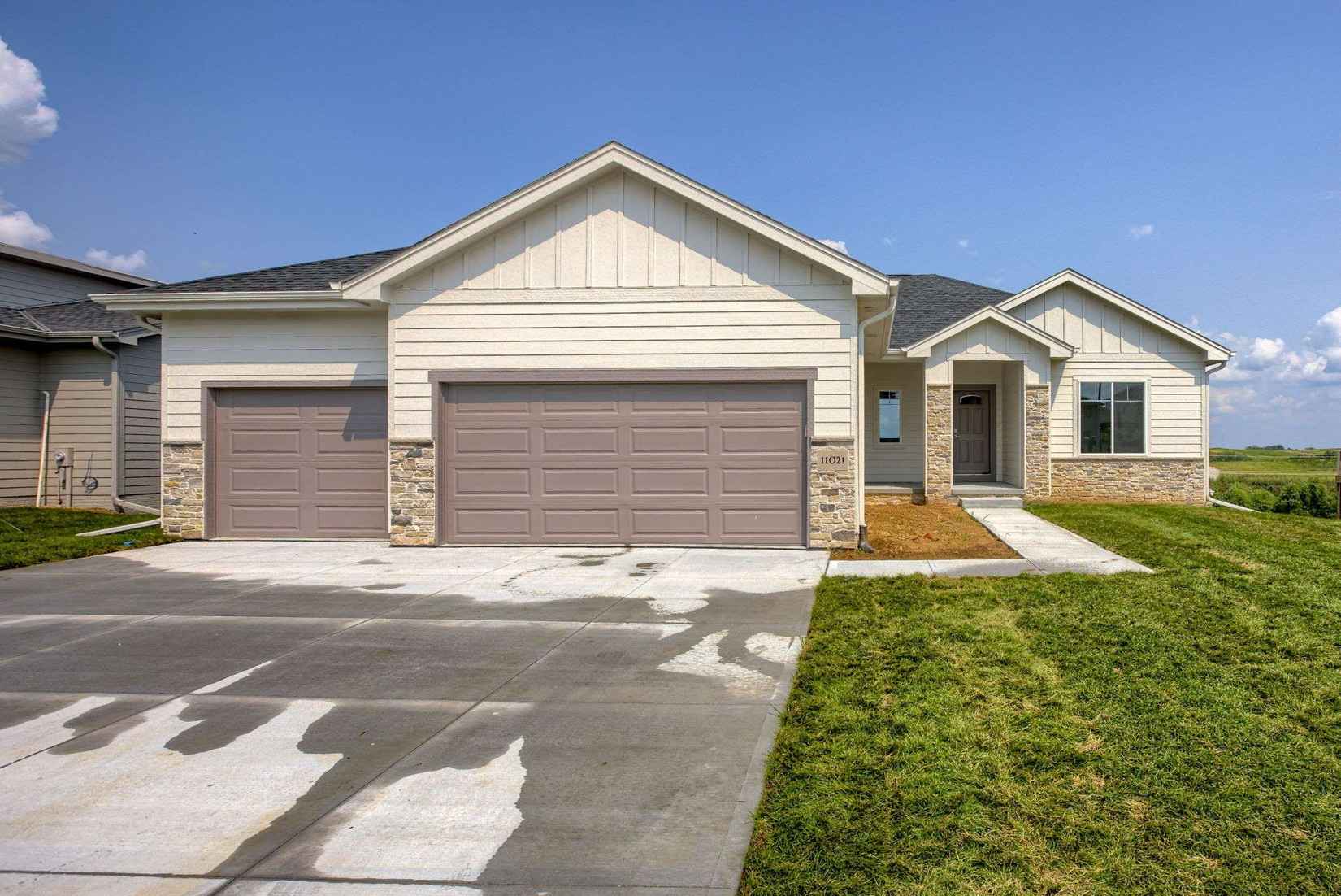 11021 N 169 St  
