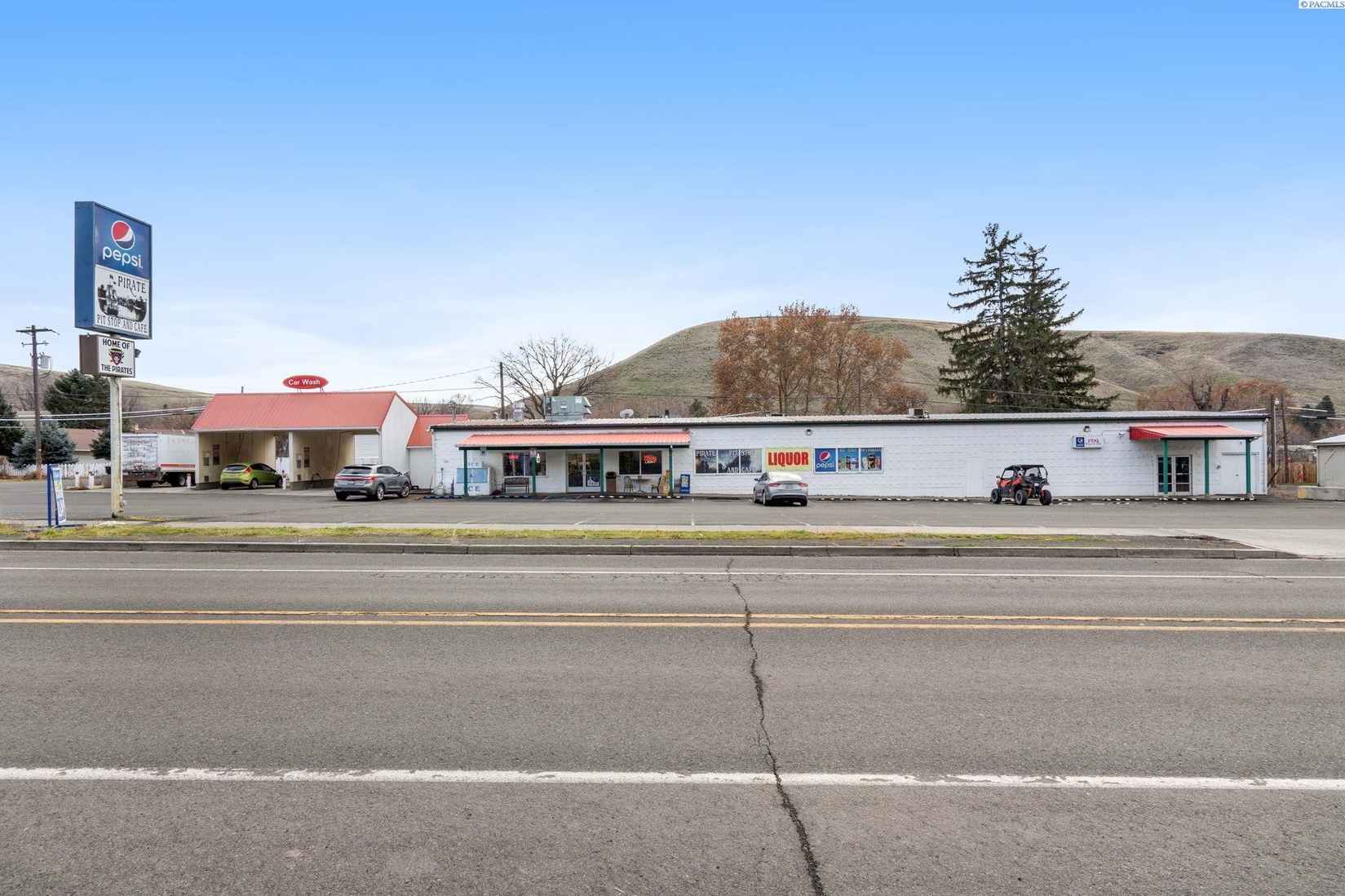 1390 Main St  