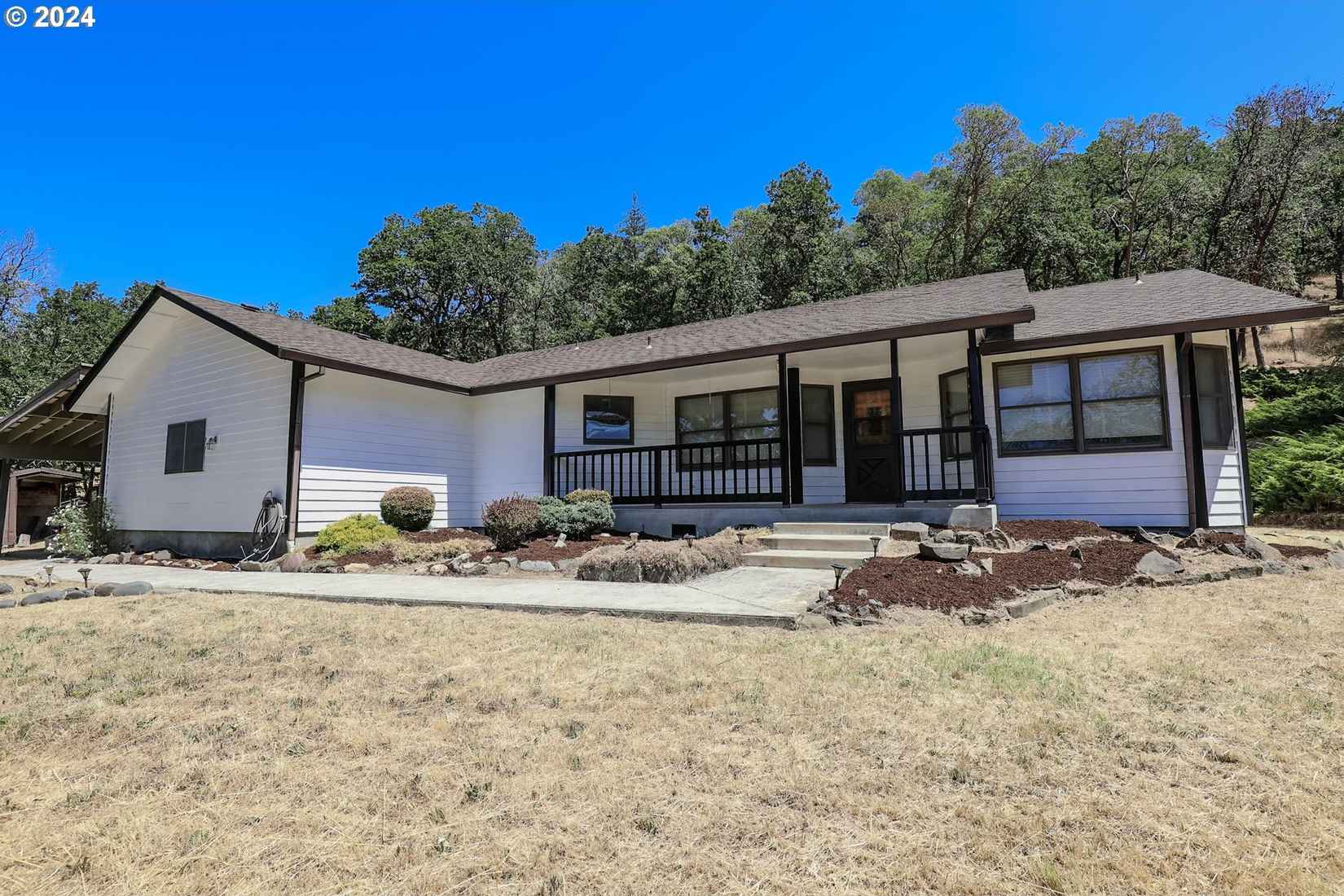 495 SINCLAIR LN  