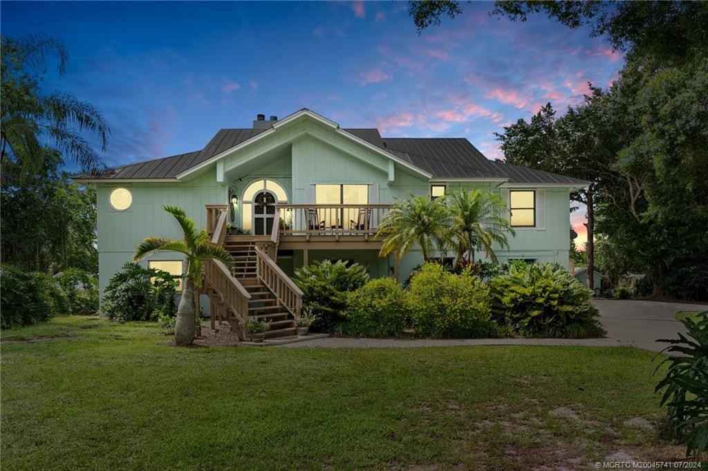 305 SW La Mesa Ln  