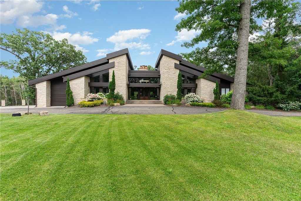 1221 McKinley Dr  