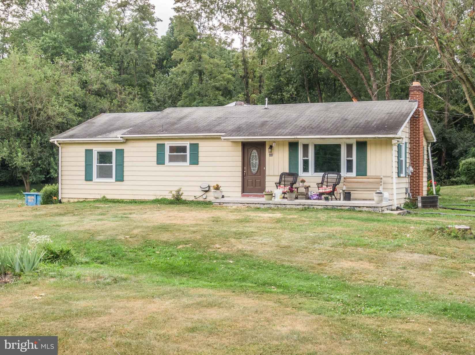 400 MOUNT ROCK Rd  