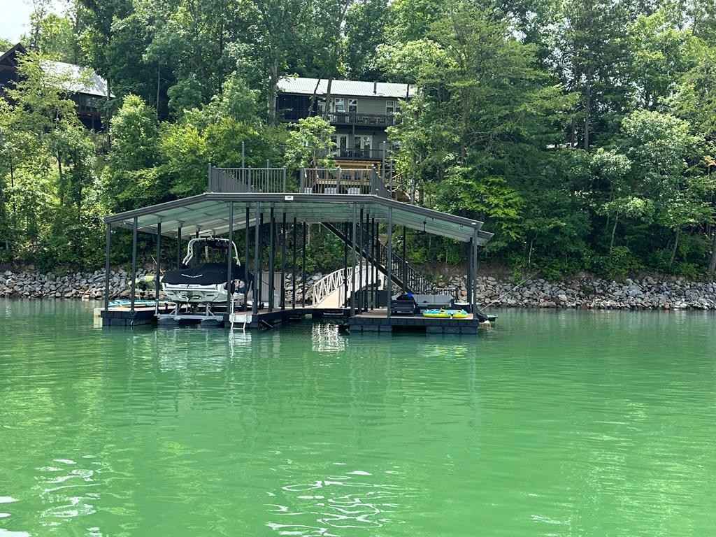 128 Overlake Ct  