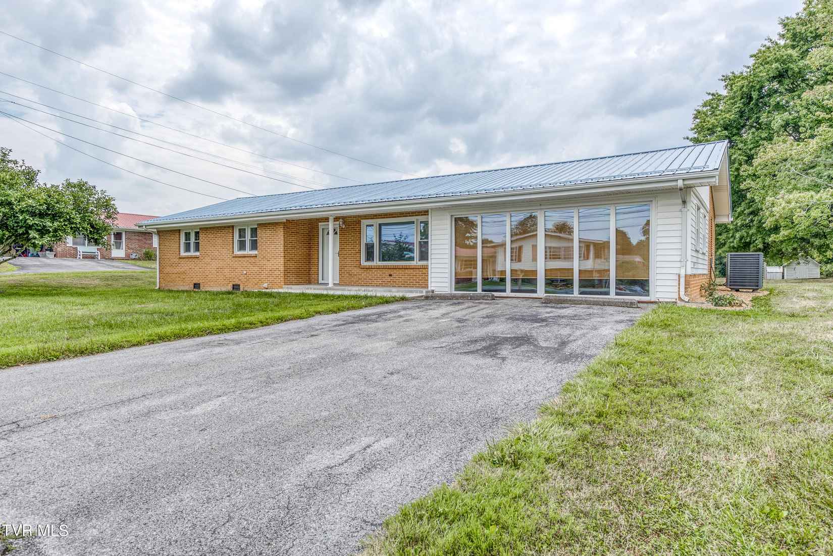 379 Northeast Baugh Ln  