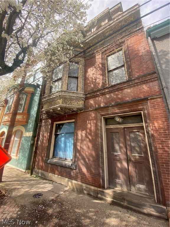 745 Main St  