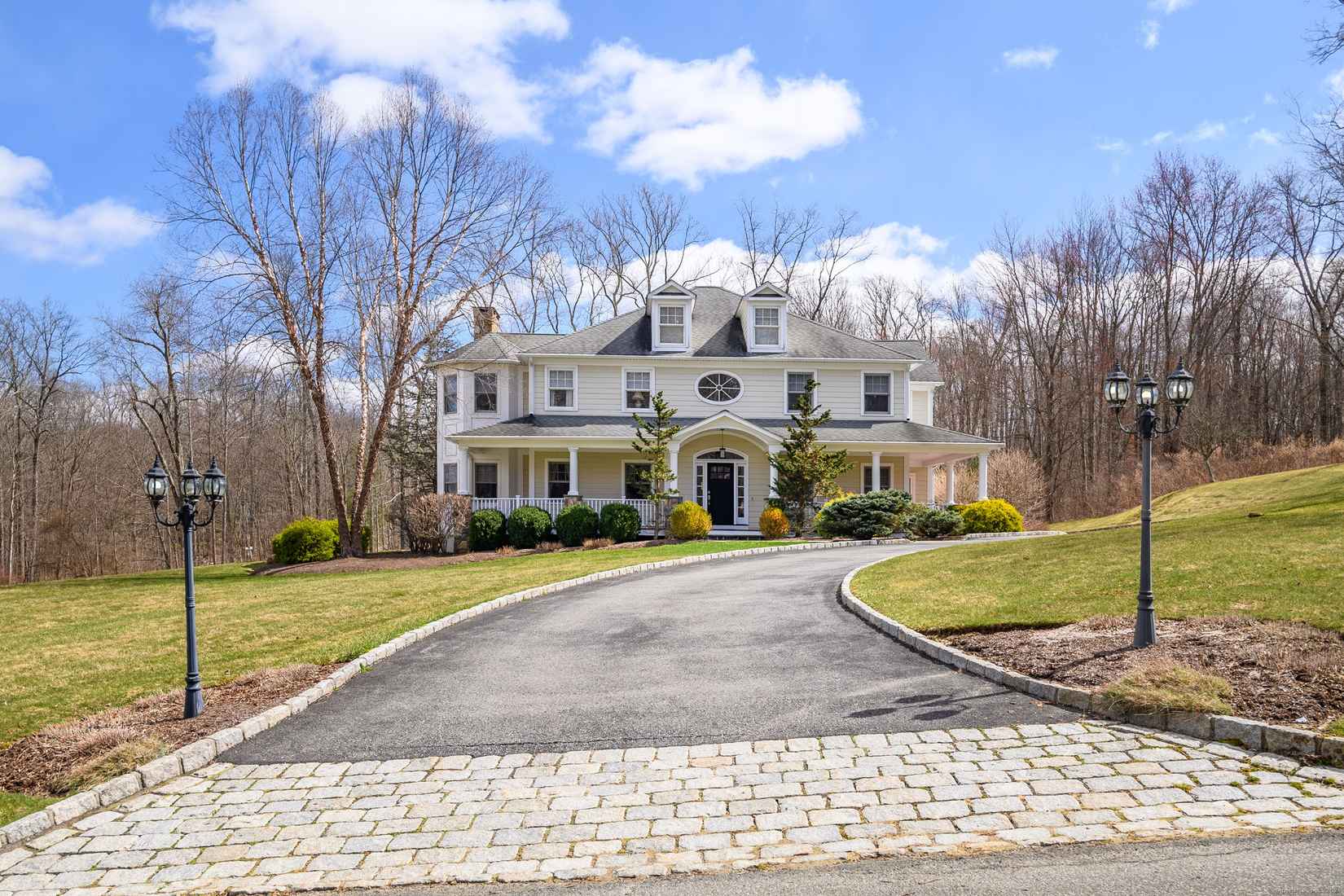 36 Sunswept Dr  