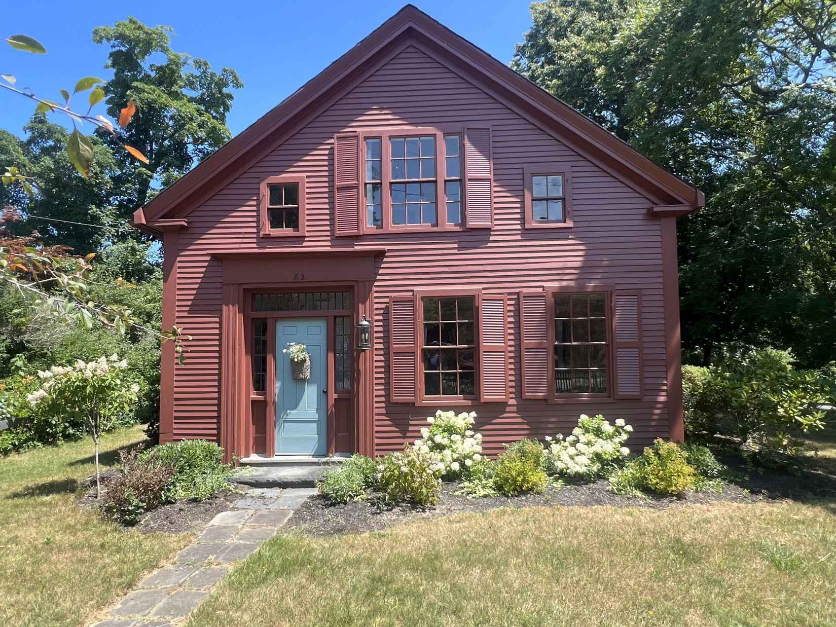 82 MAIN ST  