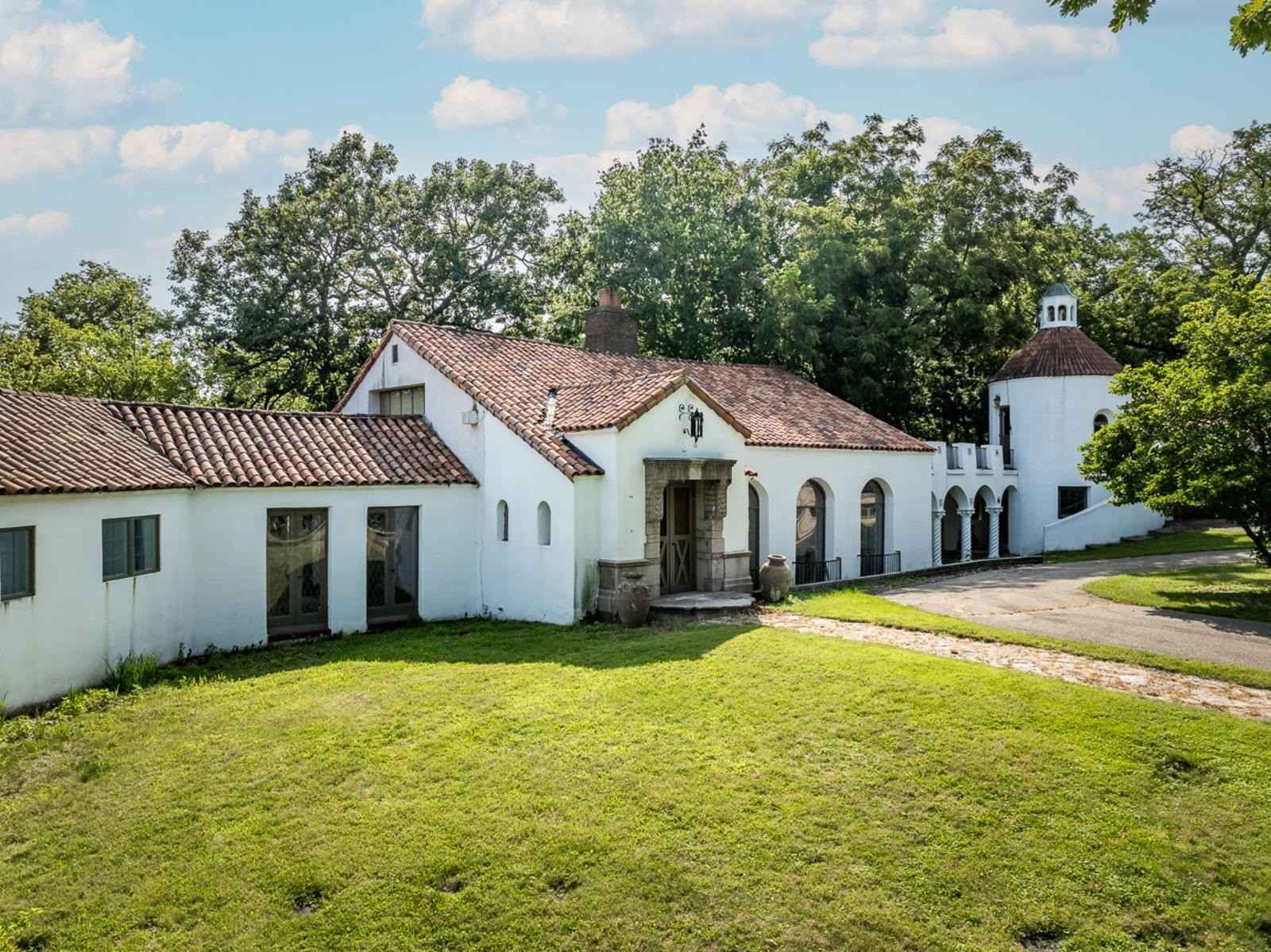 1511 W Demeter  