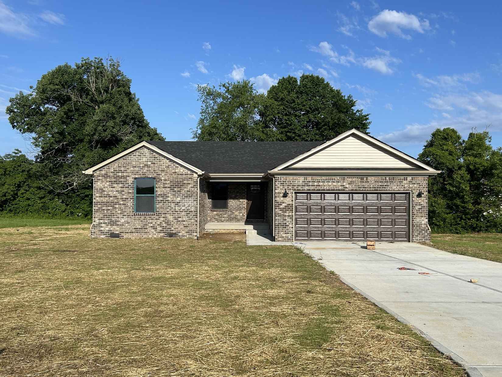 152 Lone Oak Dr  