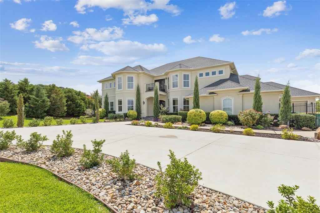 649 Oak Tree Cv  