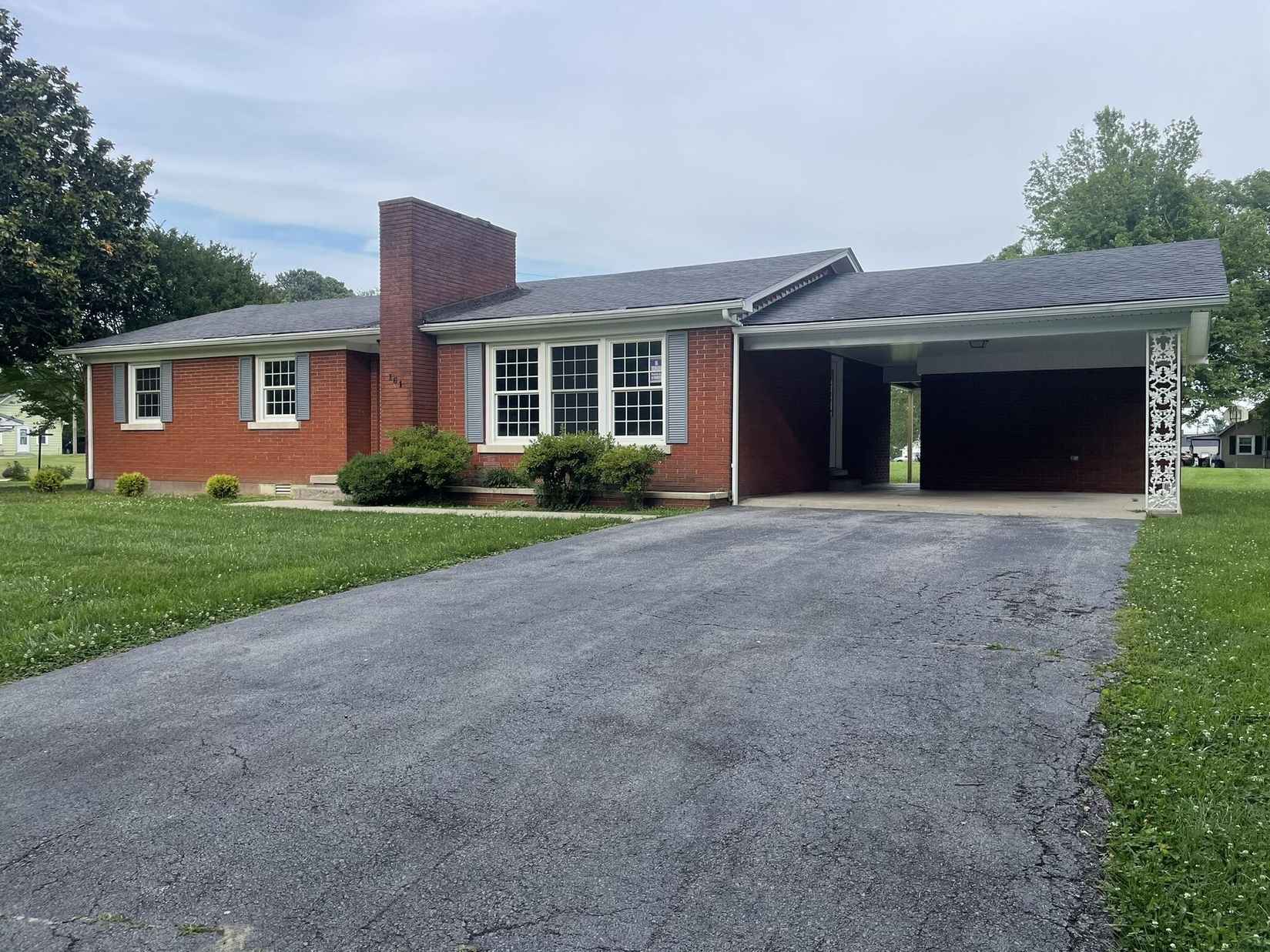 161 Freeman Ave  