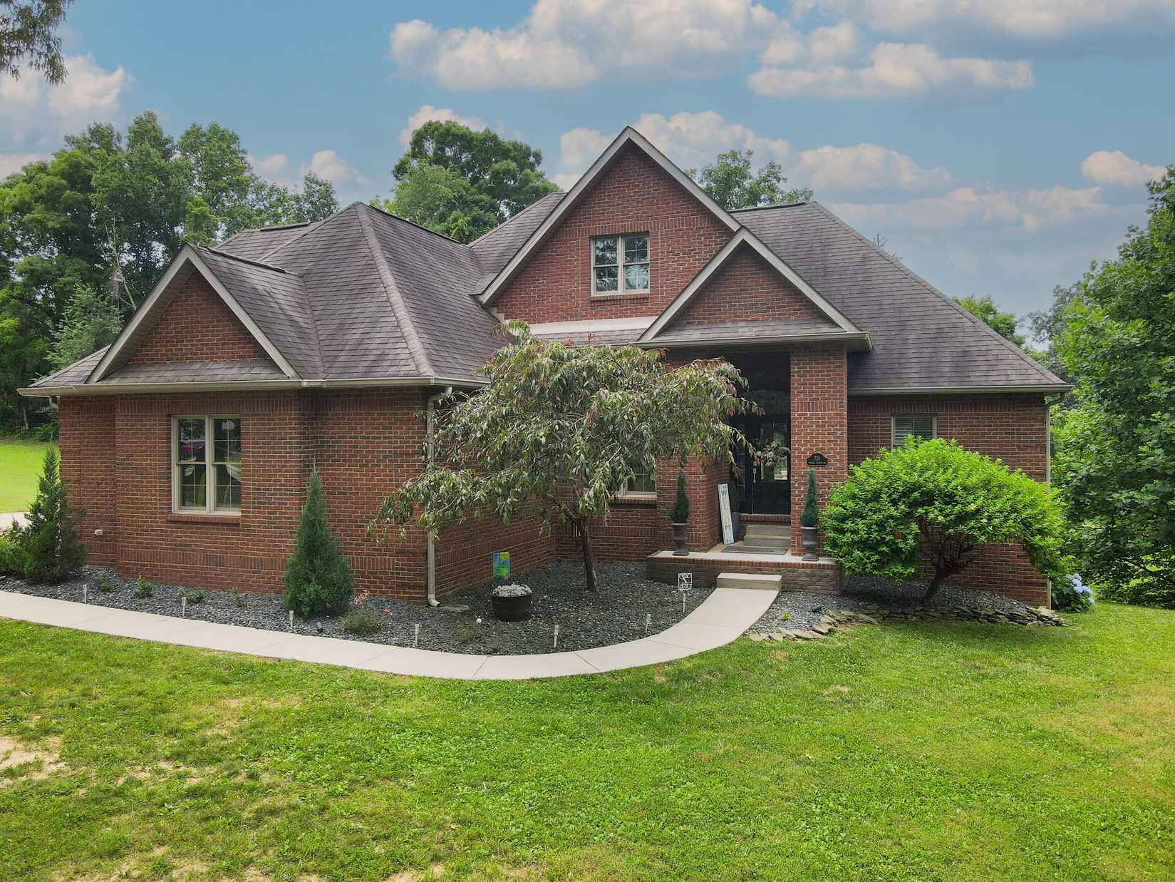 139 Summer Breeze Dr  