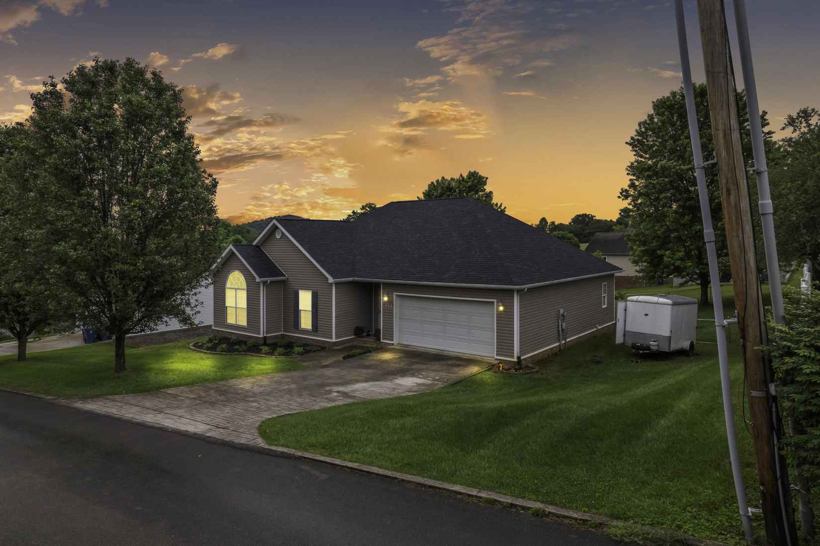 135 Park Ln  