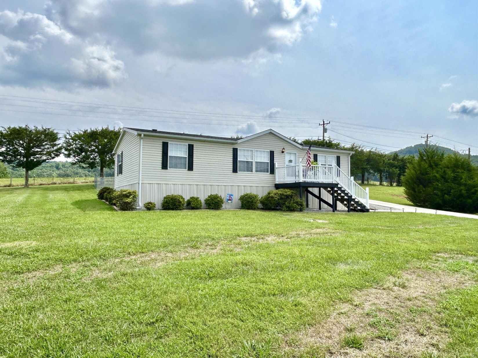 329 Bonnie Blue Ln  
