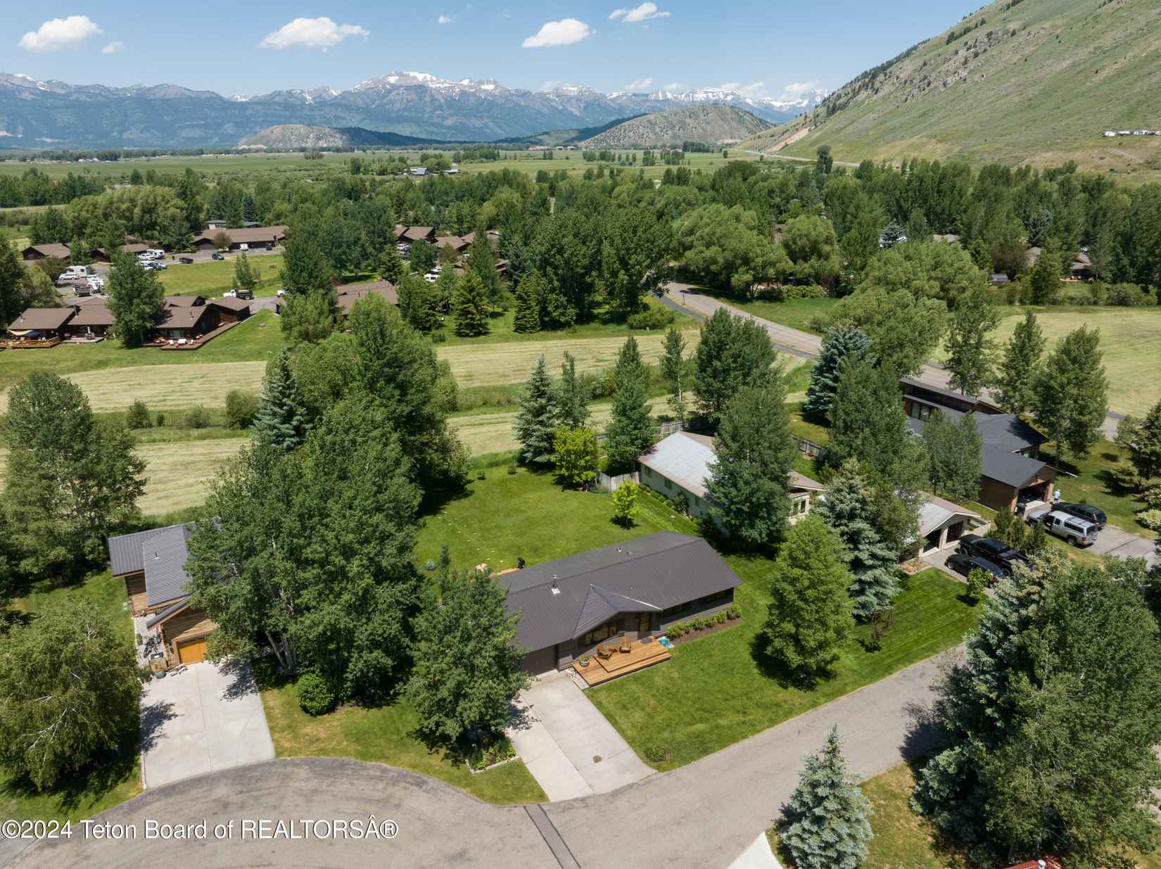 1215 W HEREFORD Dr  