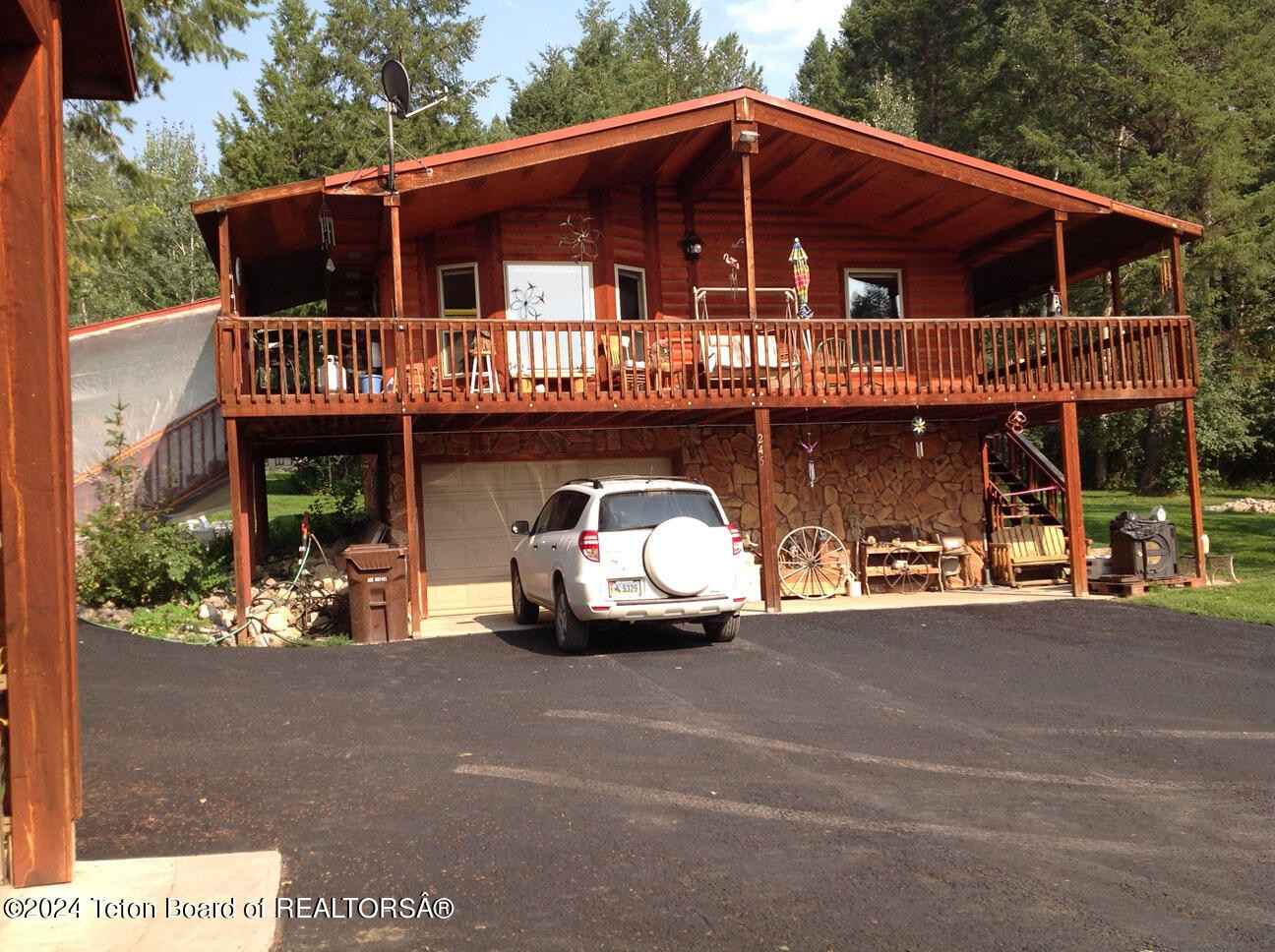 245 NORTH Frst Dr  