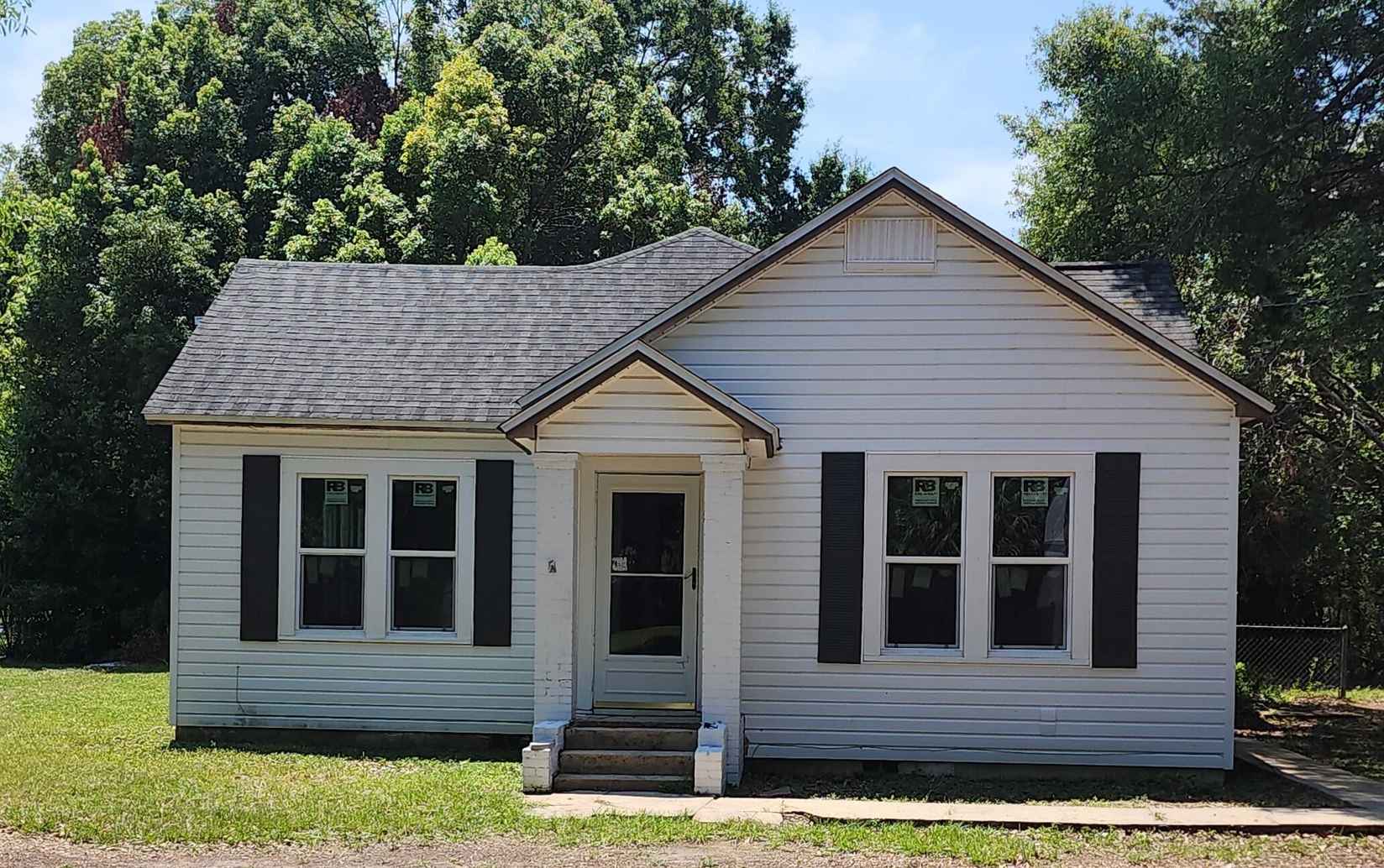 253 E Hickory Ave  
