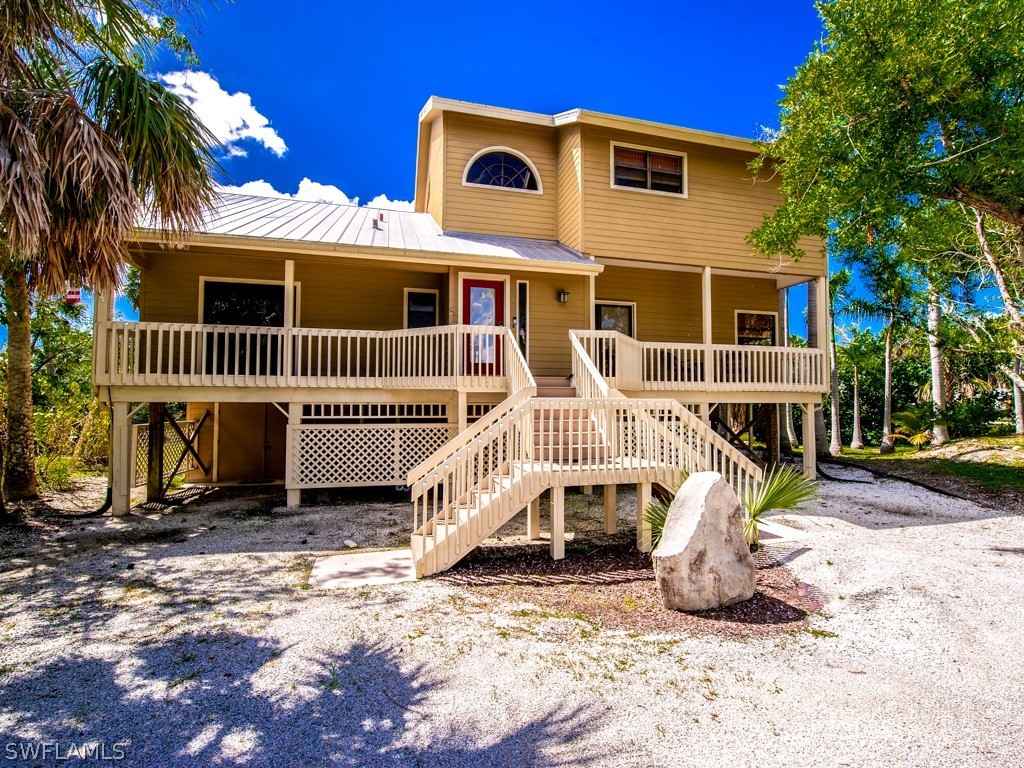 1241 Junonia St  