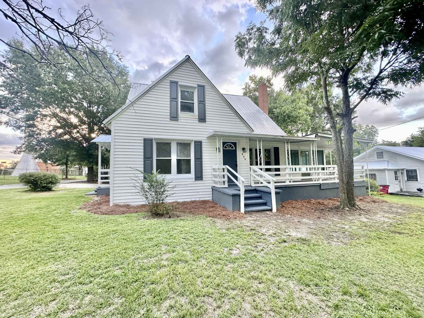 808 S Hl St  