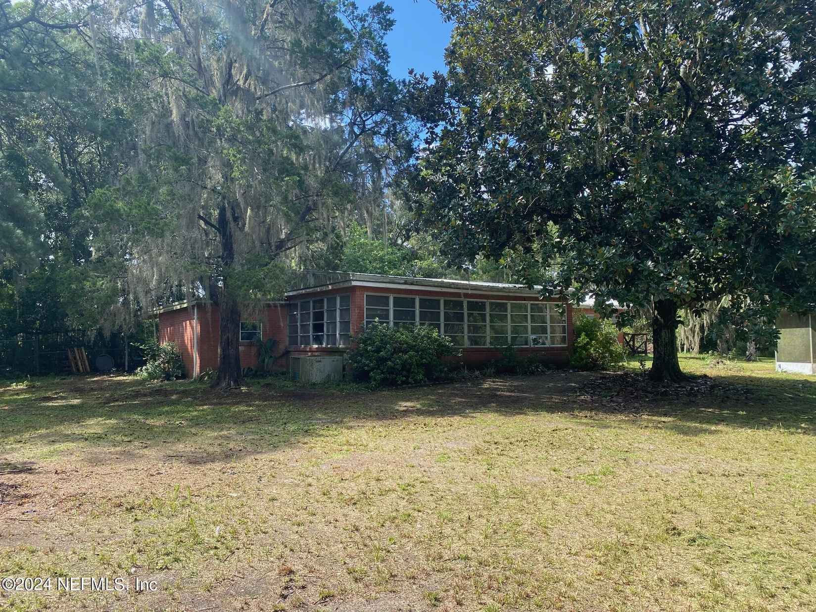107 BAY Dr  