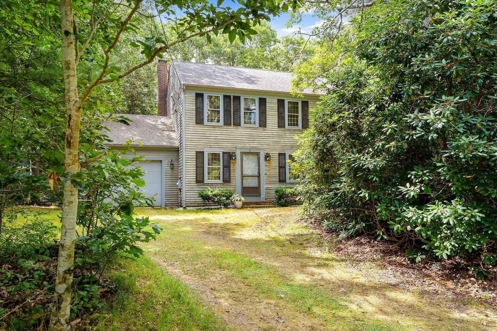 8 Wren Ln  