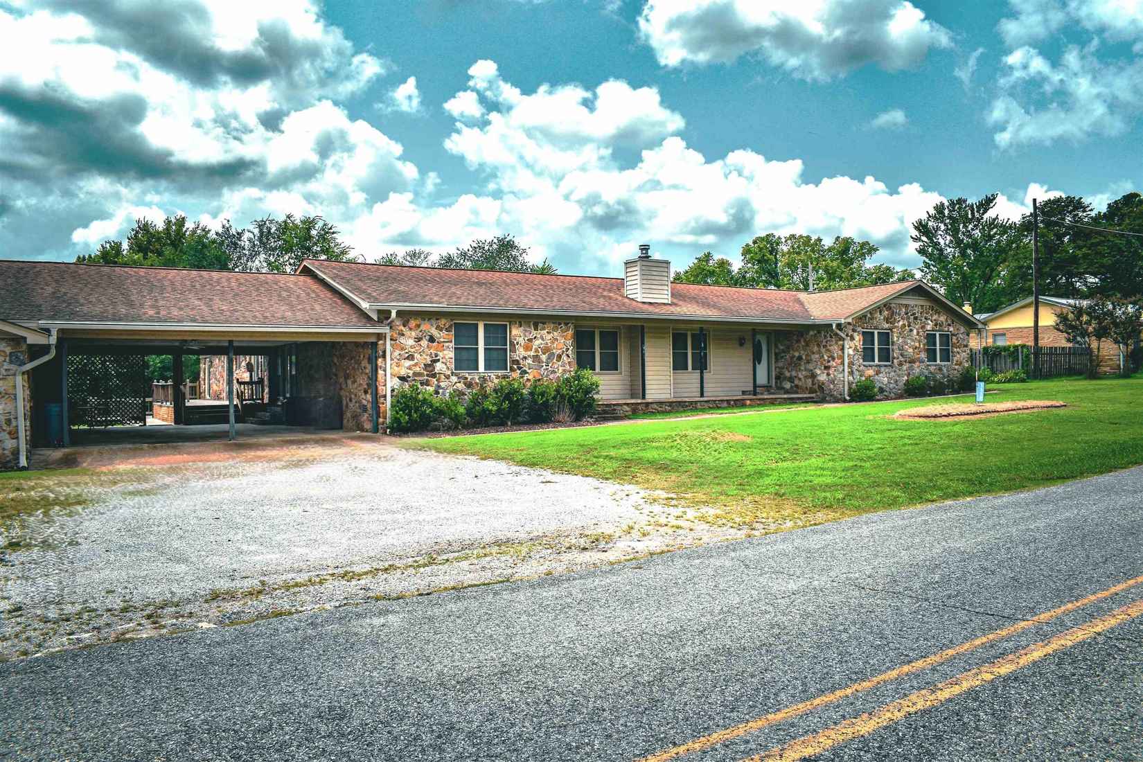 1112 Maple Dr  