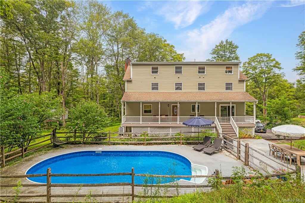 303 Davis Rd  