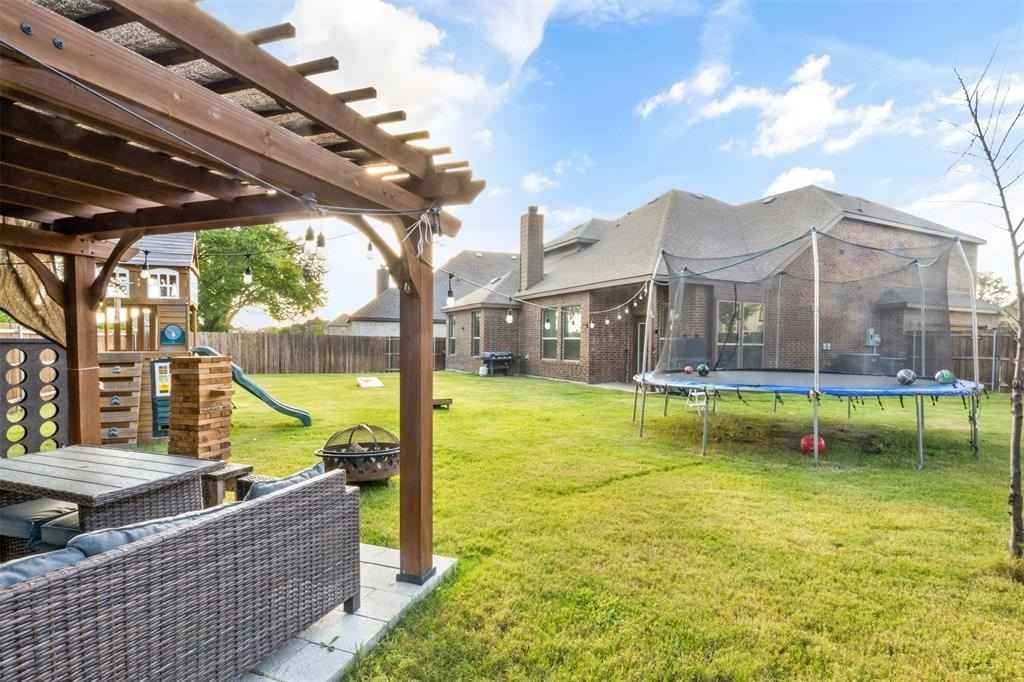 104 Laurel Oak Dr  