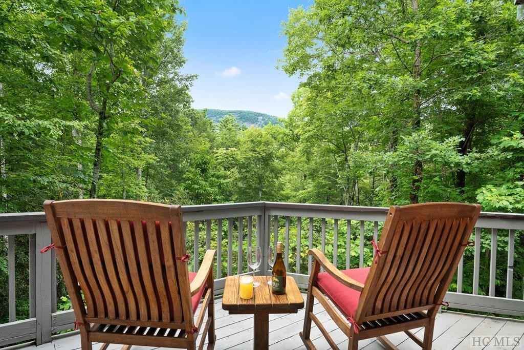 19 Rustic Ln  