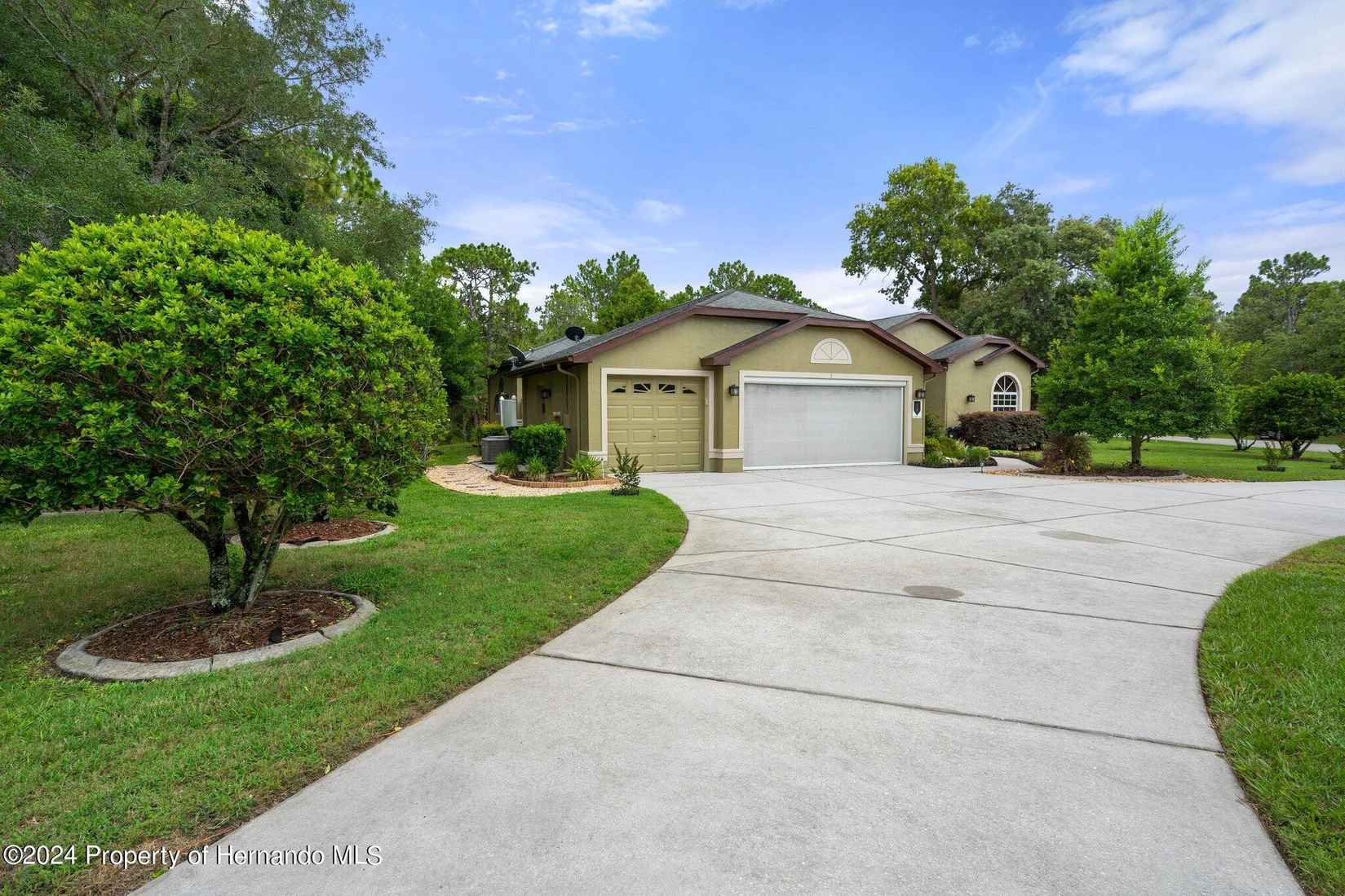 1 Plumbago Dr  