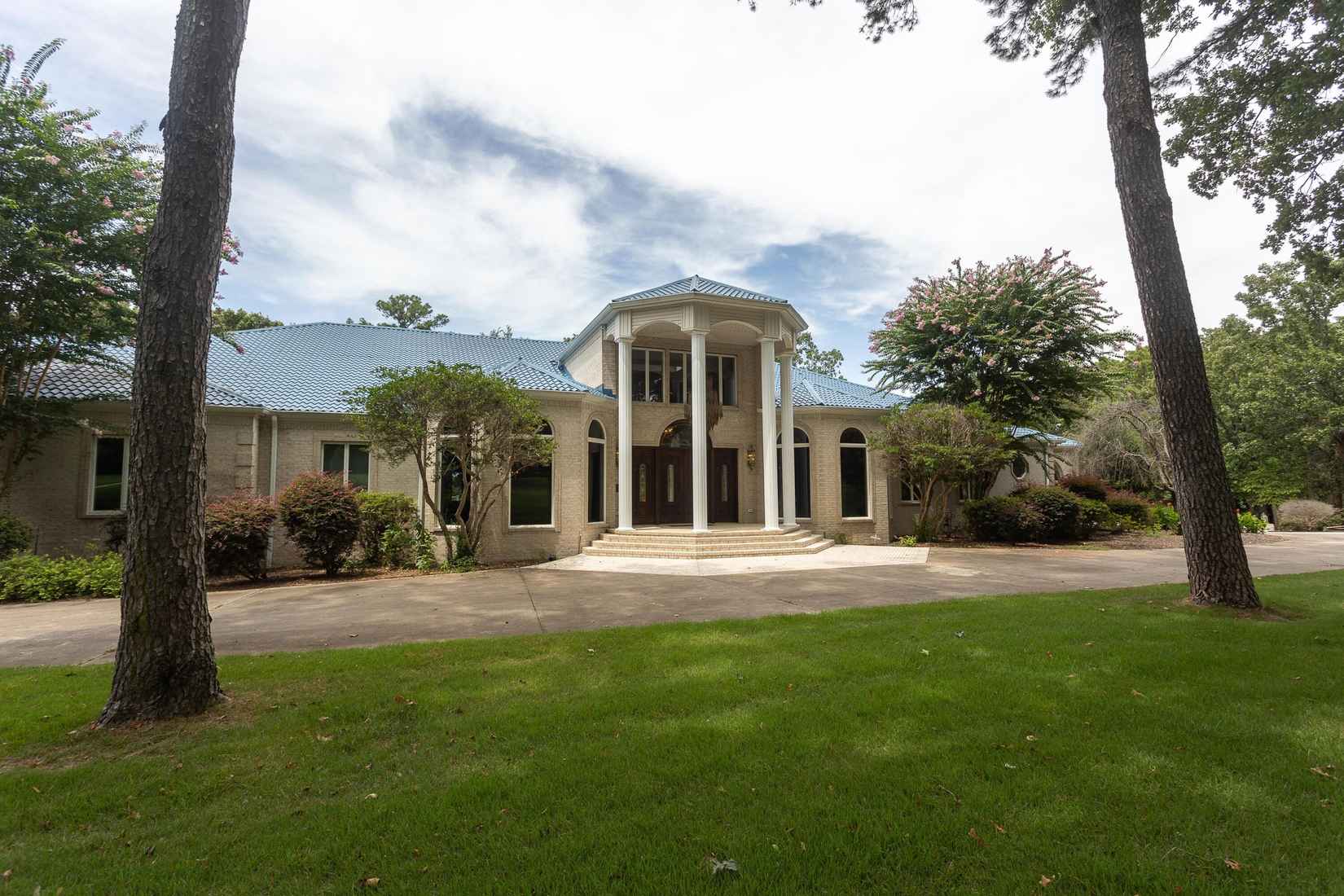 1686 Marina Rd  