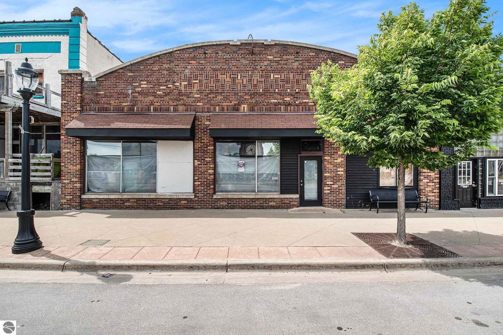 352 S Cedar  