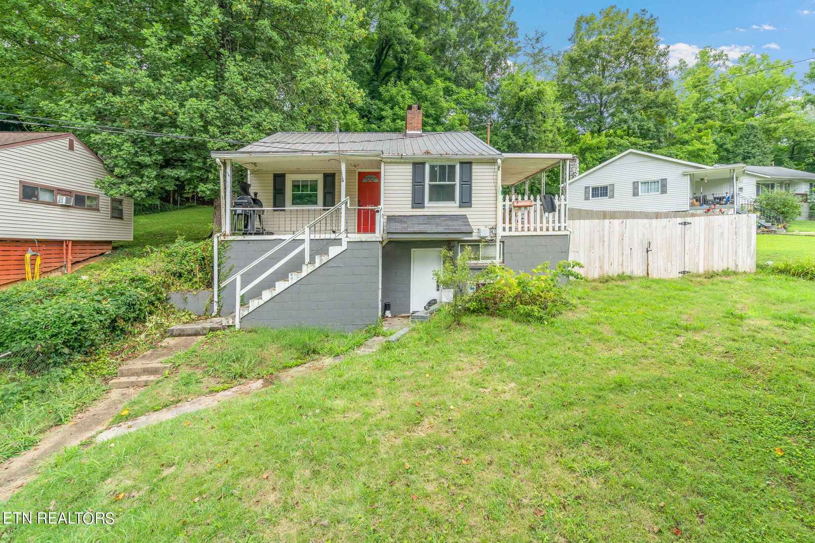 142 W Wadsworth Cir  