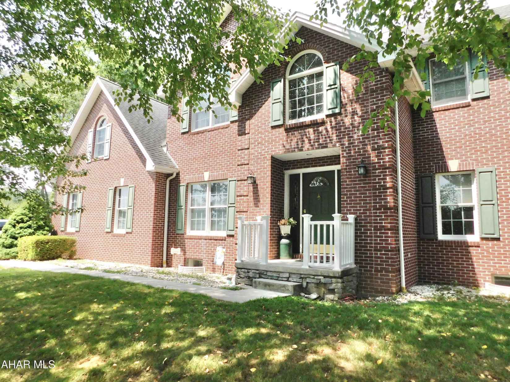 237 Hawthorne Dr  