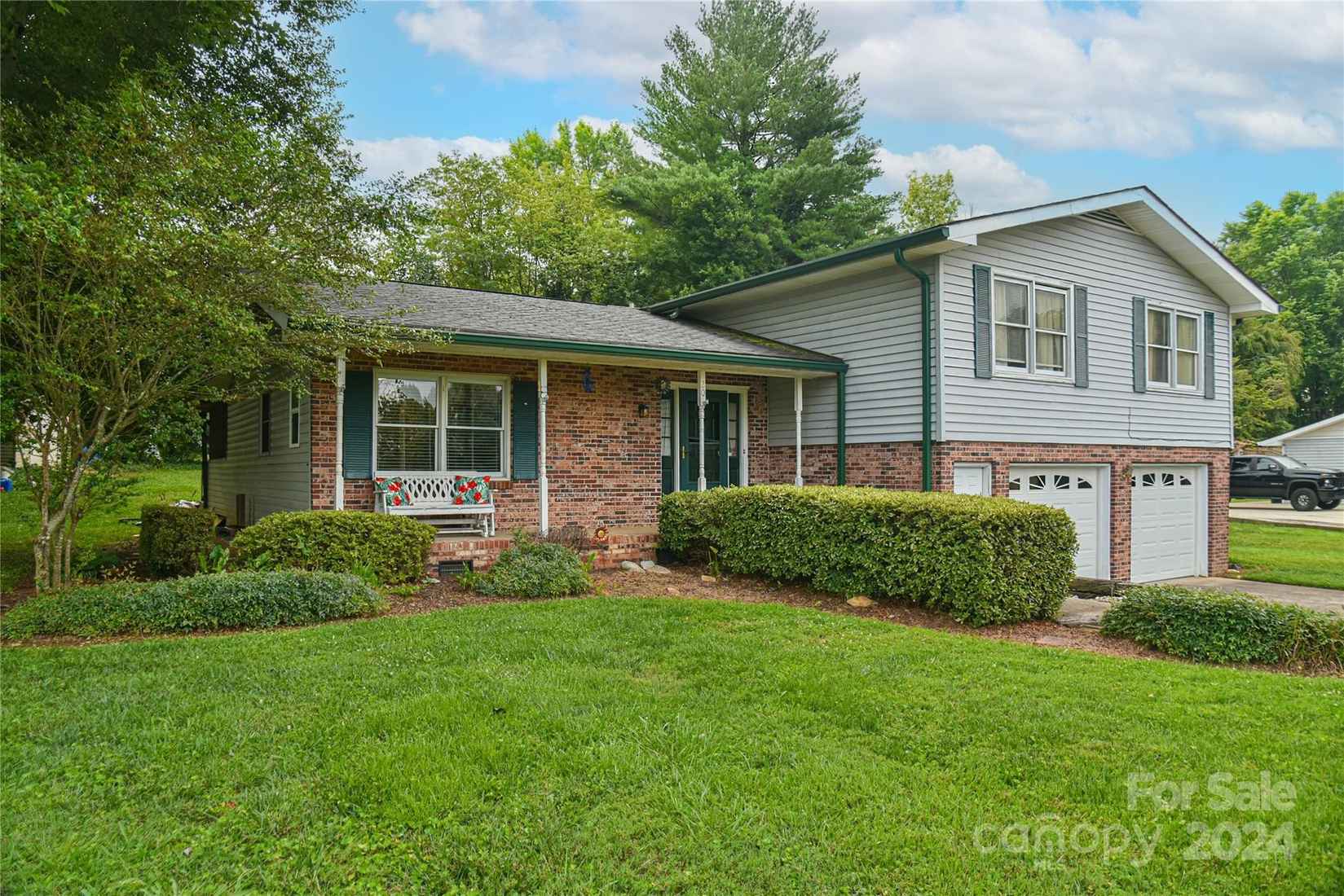 20 Westside Dr  