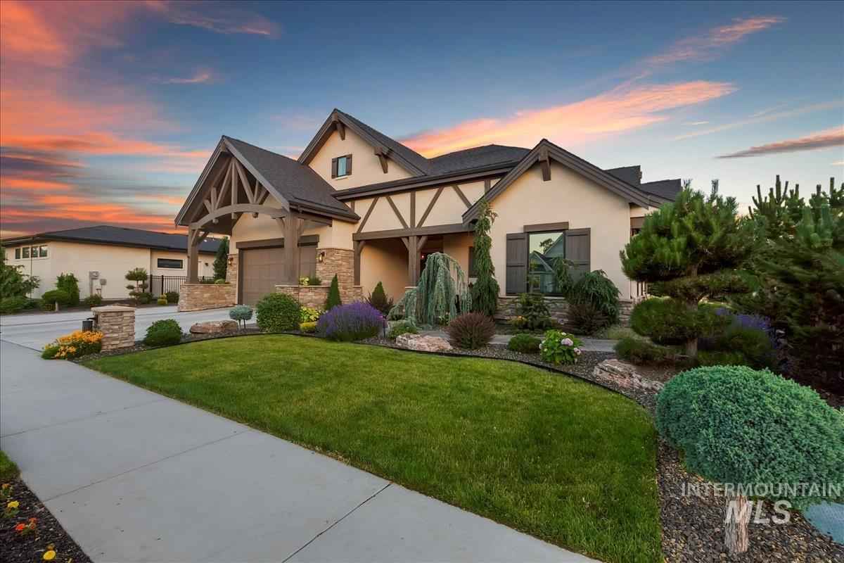 1529 E Garden Brk Dr  