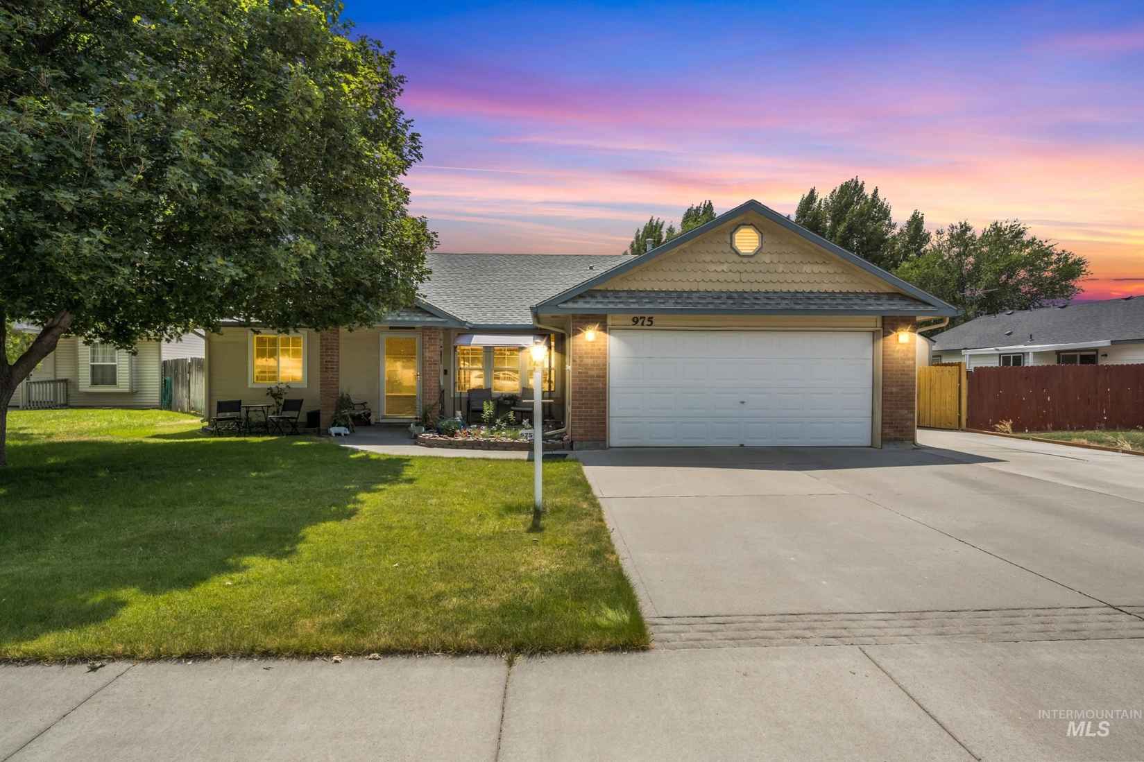 975 Drake Ct  