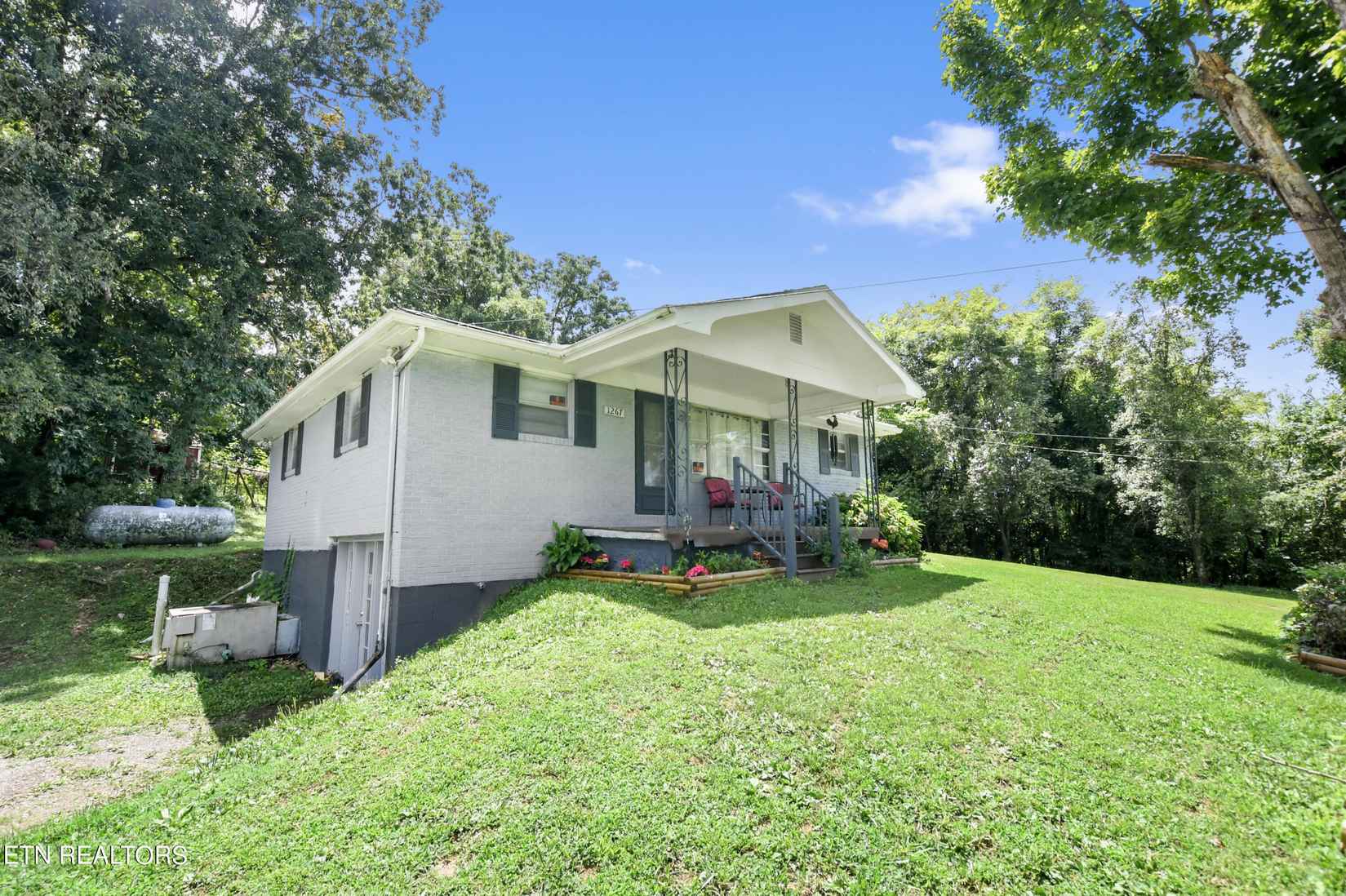 1267 Pinecrest Rd  
