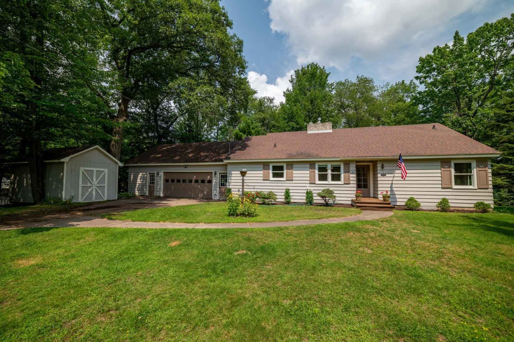 1740 Larsen Dr  